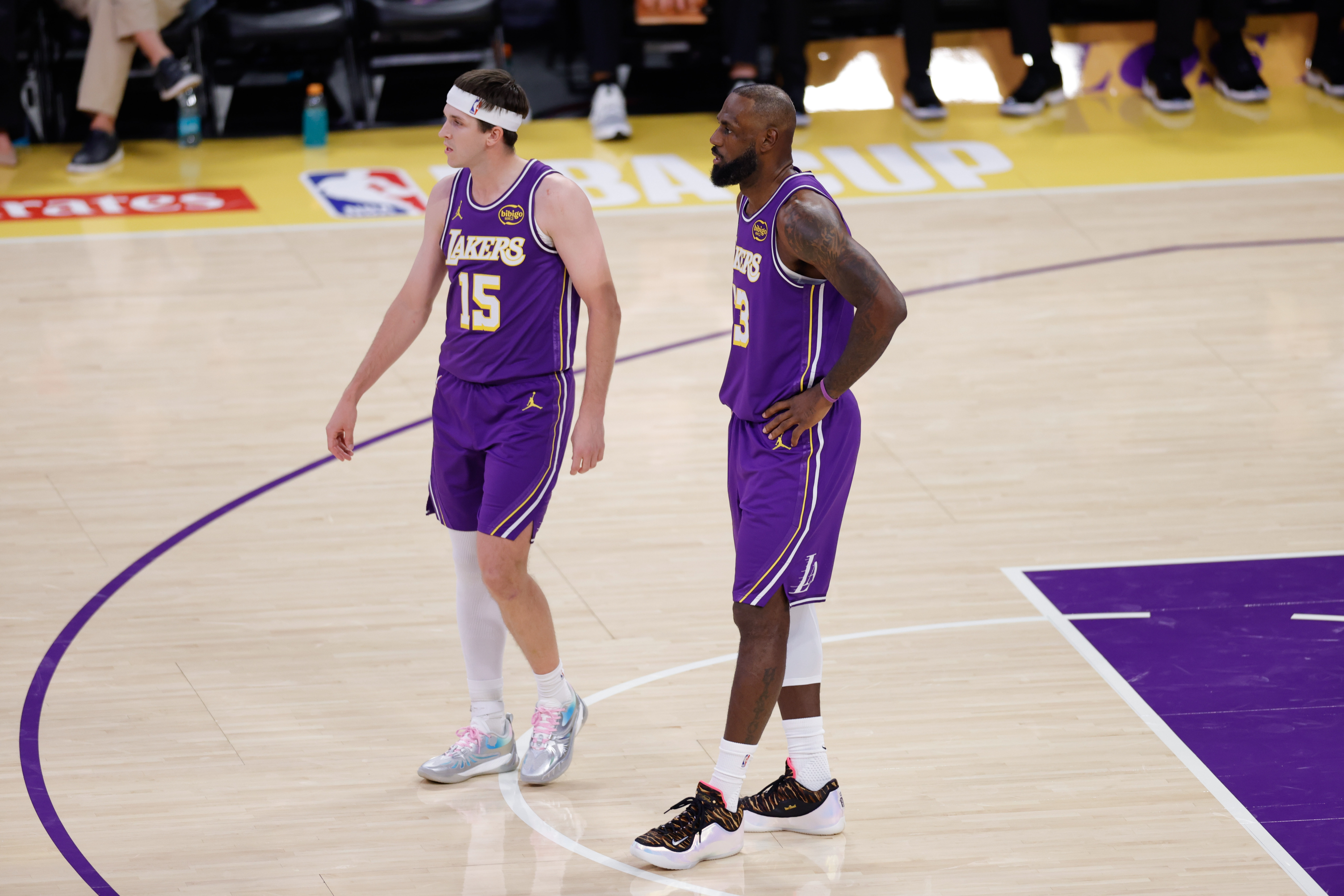 开云登录入口地址-👀詹姆斯晒照庆祝拿下掘金！里夫斯现身评论区：🐐！